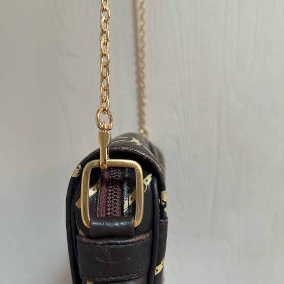 Longchamp Horse & Buckle Logo print Vintage Leather Crossbody. - Picture 2 of 16